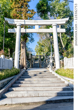 兵庫縣寶塚市生志市的石石神社鳥居及表參道 兵庫縣寶塚市生志市的石石神社鳥居及表參道 128382753