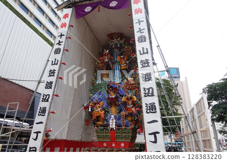 Hakata Gion Yamakasa 2025 17th Yamakasa Watanabedori 1-chome Front Battle of Iwaya Castle 128383220