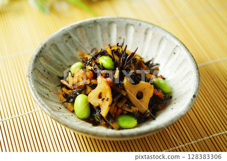 Simmered hijiki and edamame Simmered hijiki and edamame 128383306