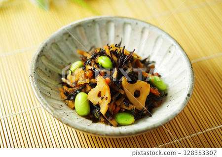 Simmered hijiki and edamame Simmered hijiki and edamame 128383307
