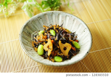 Simmered hijiki and edamame Simmered hijiki and edamame 128383310