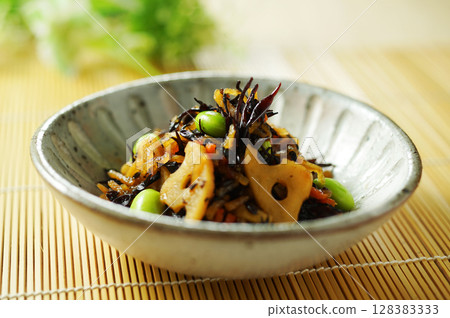 燉羊棲息和毛豆 128383333