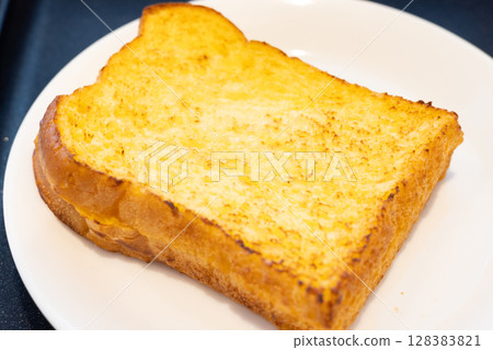 美味的法式吐司 美味的法式吐司 128383821