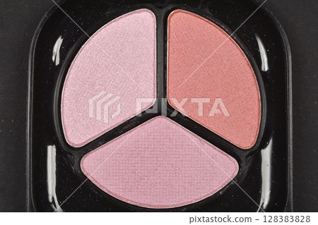 Compact eyeshadow trio 128383828
