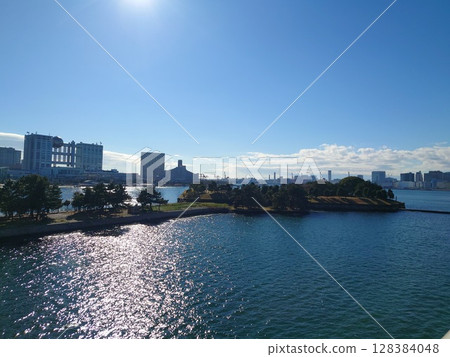 Odaiba on a sunny day Odaiba on a sunny day 128384048