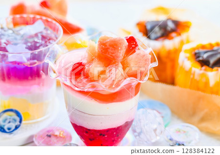 Early summer sweets: Peach parfait Early summer sweets: Peach parfait 128384122