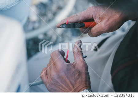 Air conditioner installation 128384315