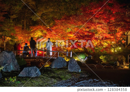 people on bridge view autumn leaf colors light up, Kurodani, Kyoto people on bridge view autumn leaf colors light up, Kurodani, Kyoto 128384358