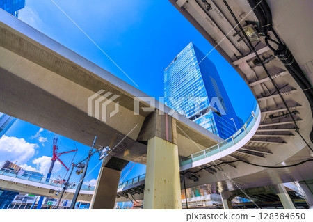 日本東京7月街景：再見澀谷站西口。中央大樓也將被徹底拆除…首都高速和甲板等的景色=13日 128384650