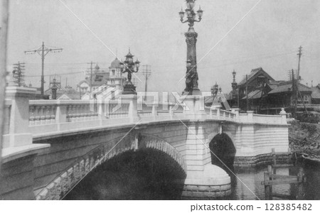Old photo, 1911-1914, Tokyo, view of Nihonbashi Bridge shortly after the stone bridge was completed Old photo, 1911-1914, Tokyo, view of Nihonbashi Bridge shortly after the stone bridge was completed 128385482