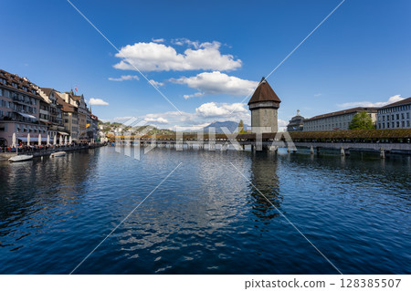 Chapel bridge, kapellbruck in lucerne, switzerland Chapel bridge, kapellbruck in lucerne, switzerland 128385507