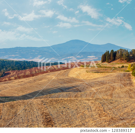 Sunrise countryside view, Italy Sunrise countryside view, Italy 128389317