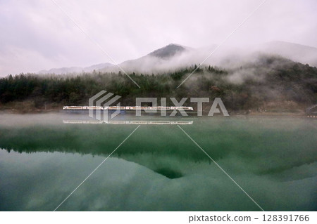 Takayama Line running through the fog 128391766