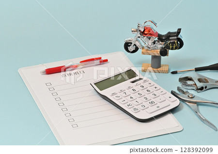 摩托車保險、檢驗、車輛檢驗、新車和二手車銷售、購買圖像 摩托車保險、檢驗、車輛檢驗、新車和二手車銷售、購買圖像 128392099