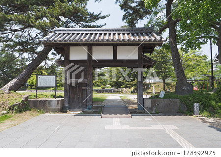 Maekawaguchi Gate at Kijo Park (Tsuchiura Castle ruins) [Tsuchiura City, Ibaraki Prefecture] 128392975