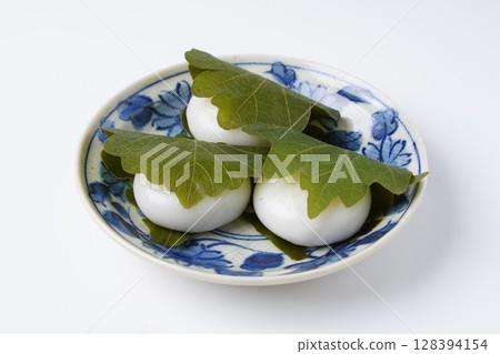 Kashiwamochi 128394154