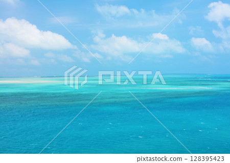 Okinawa Miyakojima Summer blue sky and sea Okinawa Miyakojima Summer blue sky and sea 128395423