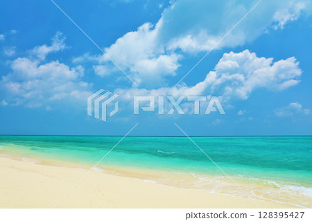 Okinawa summer blue sky and the sea of Ikema Island Okinawa summer blue sky and the sea of Ikema Island 128395427