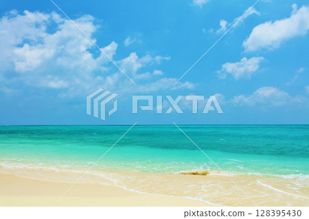 Okinawa summer blue sky and the sea of Ikema Island 128395430