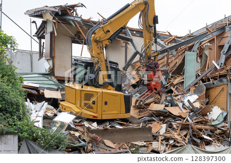 House demolition work 128397300