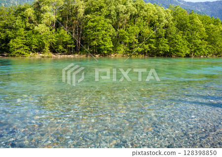 Nagano Kamikochi: Highly transparent stream Nagano Kamikochi: Highly transparent stream 128398850