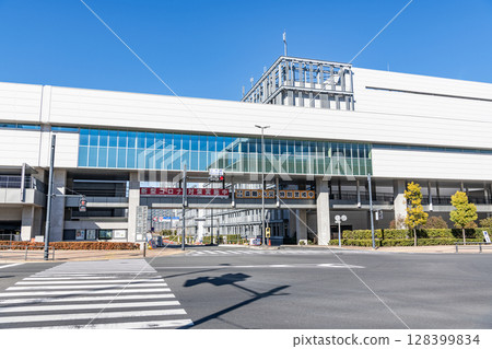 東京江東區豐洲市場晴天(海鮮中間批發市場大樓) 東京江東區豐洲市場晴天(海鮮中間批發市場大樓) 128399834