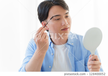 會化妝的男人 128400052