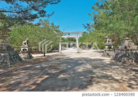 [Tsunashiki Tenmangu Shrine (Shijimagahara)] Sakurai, Imabari City, Ehime Prefecture 128400390