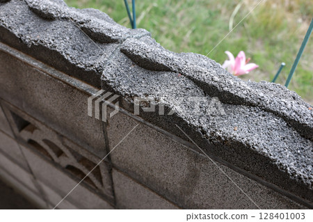 Gate, block, concrete, exterior wall, fence, house, residence, outer gate Gate, block, concrete, exterior wall, fence, house, residence, outer gate 128401003