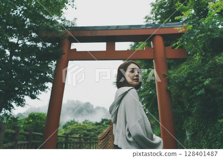 sightseeing, tourist, female 128401487