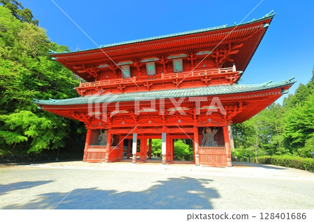 [和歌山縣] 晴天的高野山大門 128401686
