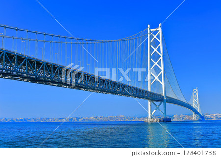 [兵庫縣] 明石海峽大橋晴空萬裡 128401738