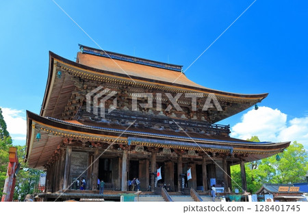 [奈良縣] 晴天的金峰山寺藏王堂 128401745