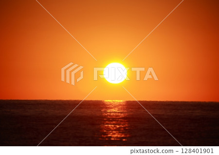 太陽升起 128401901