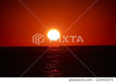 太陽升起 128401975