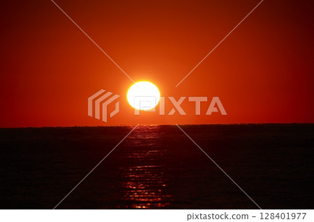 太陽升起 太陽升起 128401977
