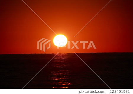 太陽升起 128401981