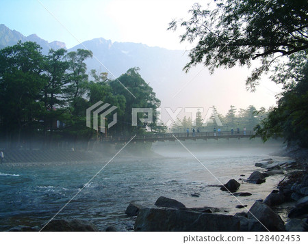 Kamikochi in early summer / Kamikochi and the Hotaka mountain range seen through the morning mist (early summer) 128402453