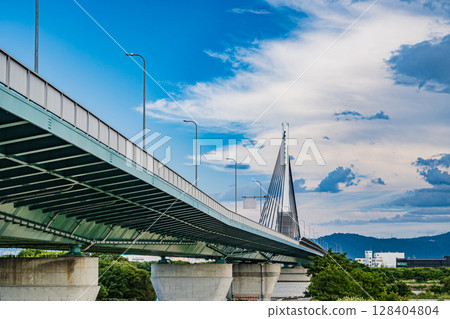 Toriya Ninnaji Bridge 128404804