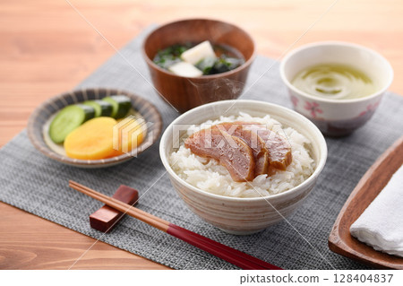 日式早餐：奈良泡菜飯佐味噌湯 128404837