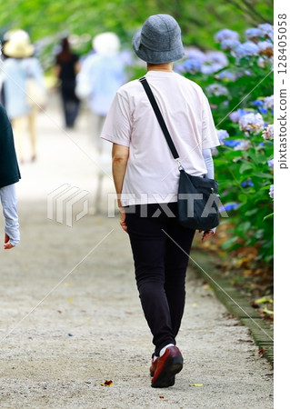 Walking for an old man Walking for an old man 128405058