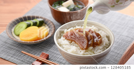 Ochazuke (rice topped with Narazuke pickles) and a Japanese breakfast set 128405185