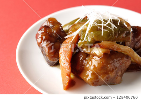 Black vinegar sweet and sour pork 128406760