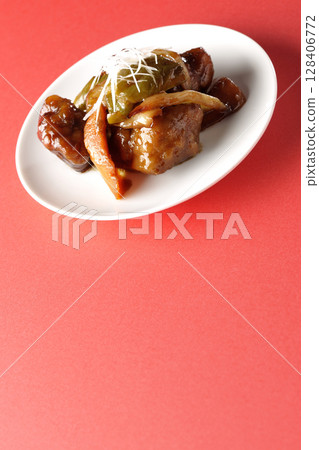 Black vinegar sweet and sour pork 128406772