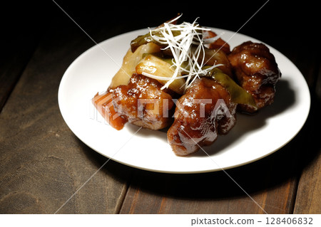 Black vinegar sweet and sour pork 128406832