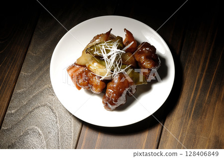 Black vinegar sweet and sour pork Black vinegar sweet and sour pork 128406849