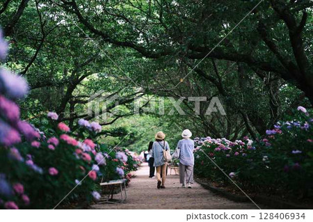 老年人的約會 老年人的約會 128406934