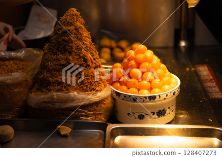 B-class gourmet food at Ningxia Night Market in Taipei [Taiwan Image] 128407273