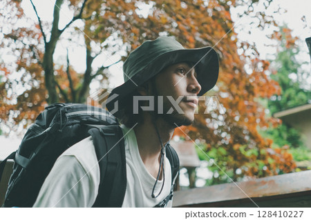 白人 外國人 男人 128410227
