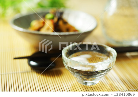 Sake, hijiki and edamame stew Sake, hijiki and edamame stew 128410869